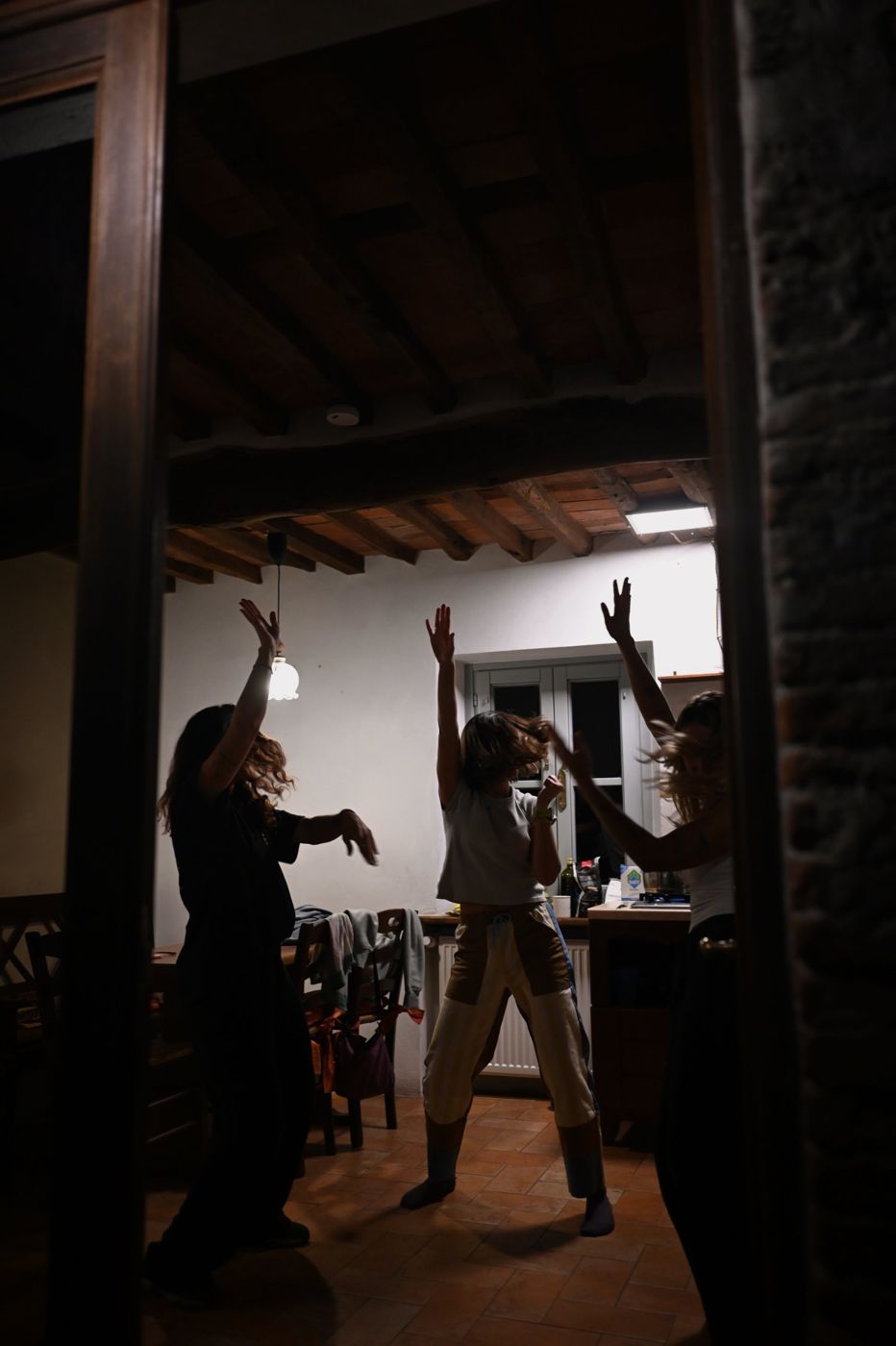 Si balla la sera nella cucina del Mulino Verde
